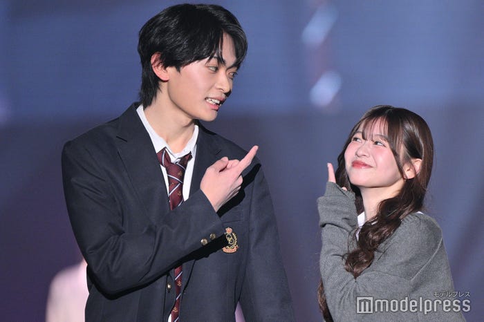 黒木聖那、米澤りあ(C)モデルプレス