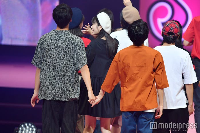 スッ…(C)モデルプレス