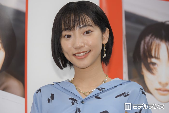 武田玲奈、美太もも全開コーデに「脚長すぎる」「スタイル抜群」の声