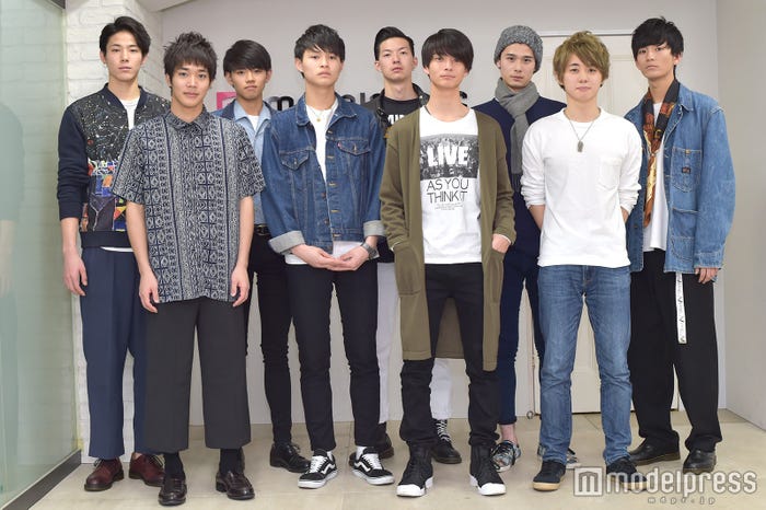 (前列左から)山田輝、兵頭功海、泉野瑛暉、會田海心(後列左から)鈴木達也、西田稜海、木村海生、堤敬、林勇輝 (C)モデルプレス