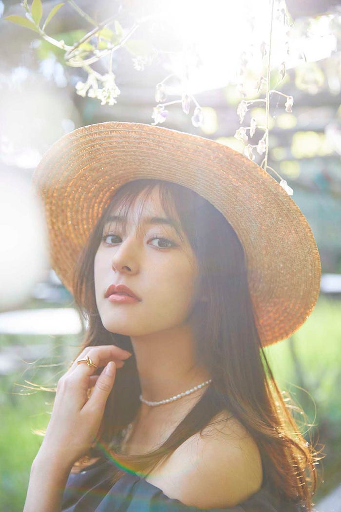 新木優子の2nd写真集「honey」(12月15日発売)Loppi・HMV限定版表紙(C)SDP