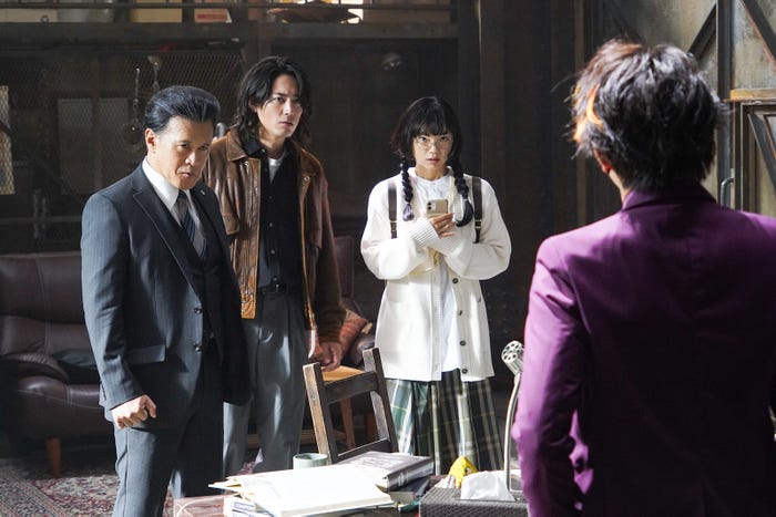 橋本じゅん、間宮祥太朗、古川琴音、須賀健太「ACMA:GAME アクマゲーム」第1話より(C)日本テレビ