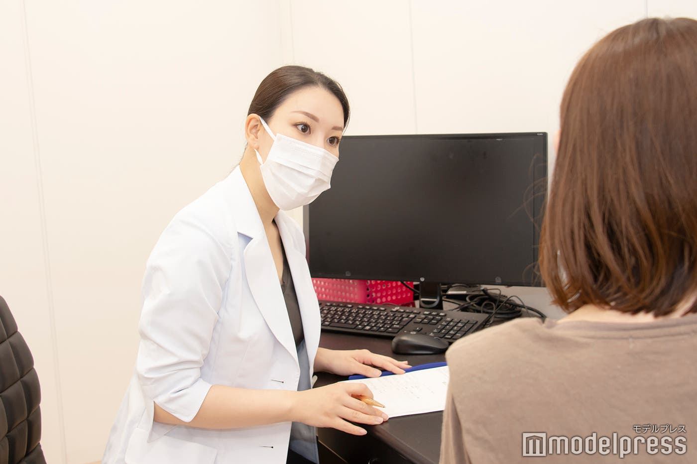 (C)モデルプレス