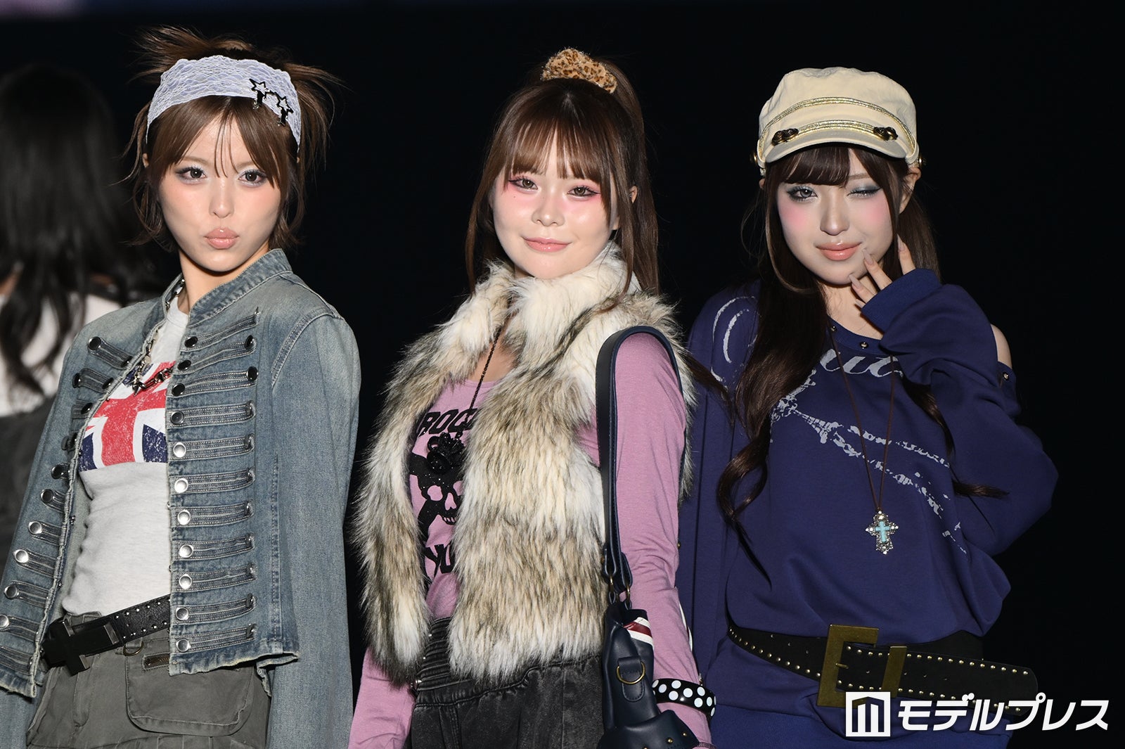 おさき・さくら・MINAMI、美脚際立つミニ丈コーデで魅了 仲睦まじいポーズも披露【TGC北九州2026】