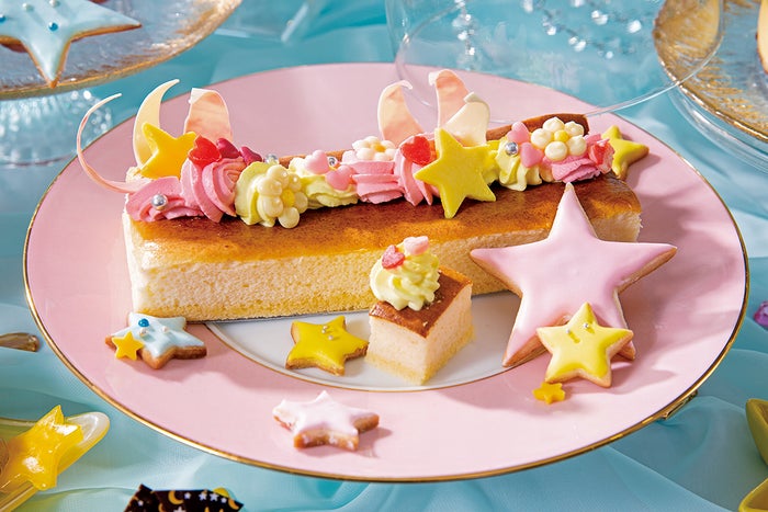 ハローキティ・キキ&ララ のキラキラジュエリーパーティ(C)2021 SANRIO CO.,LTD.APPROVAL NO.L621068