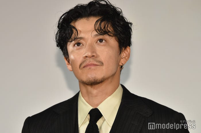 小栗旬(C)モデルプレス