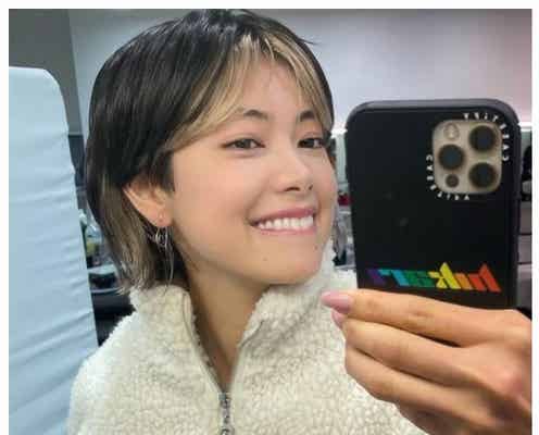 森星、トレンド“前髪ブリーチ”ヘアにイメチェン