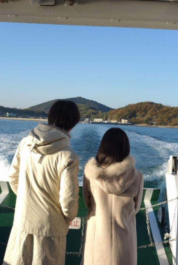画像4 5 山崎賢人 土屋太鳳 後ろ姿2ショット公開 5年前の12月10日 との繋がりにファン感激 けんたお尊い エモすぎる モデルプレス