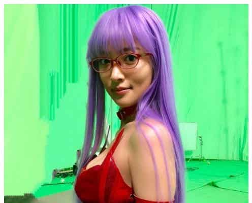 夏菜、SEXYなボンテージ姿で谷間ちらり「ドキッとした」「色気凄い」