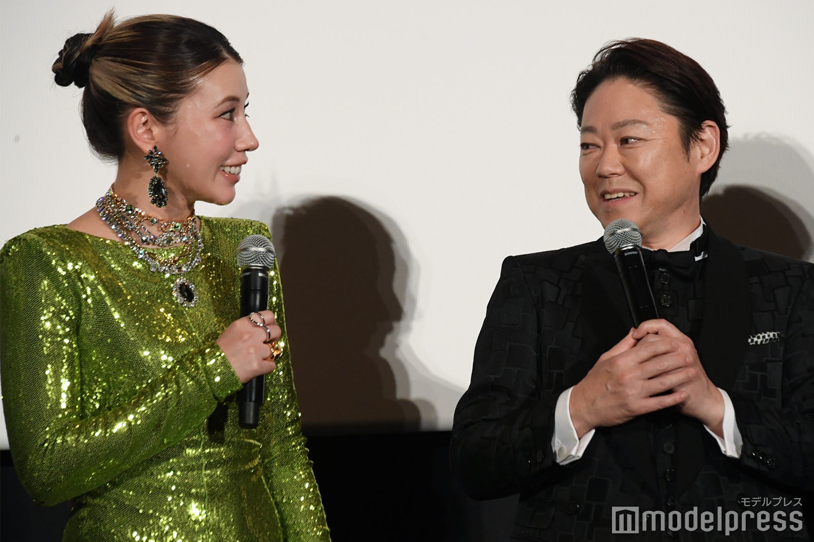 仲里依紗、阿部サダヲ（C）モデルプレス