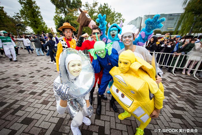 「T-SPOOK」でピクサー仮装を披露した超特急