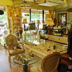 ハワイのアンティークショップで上品レディに変身