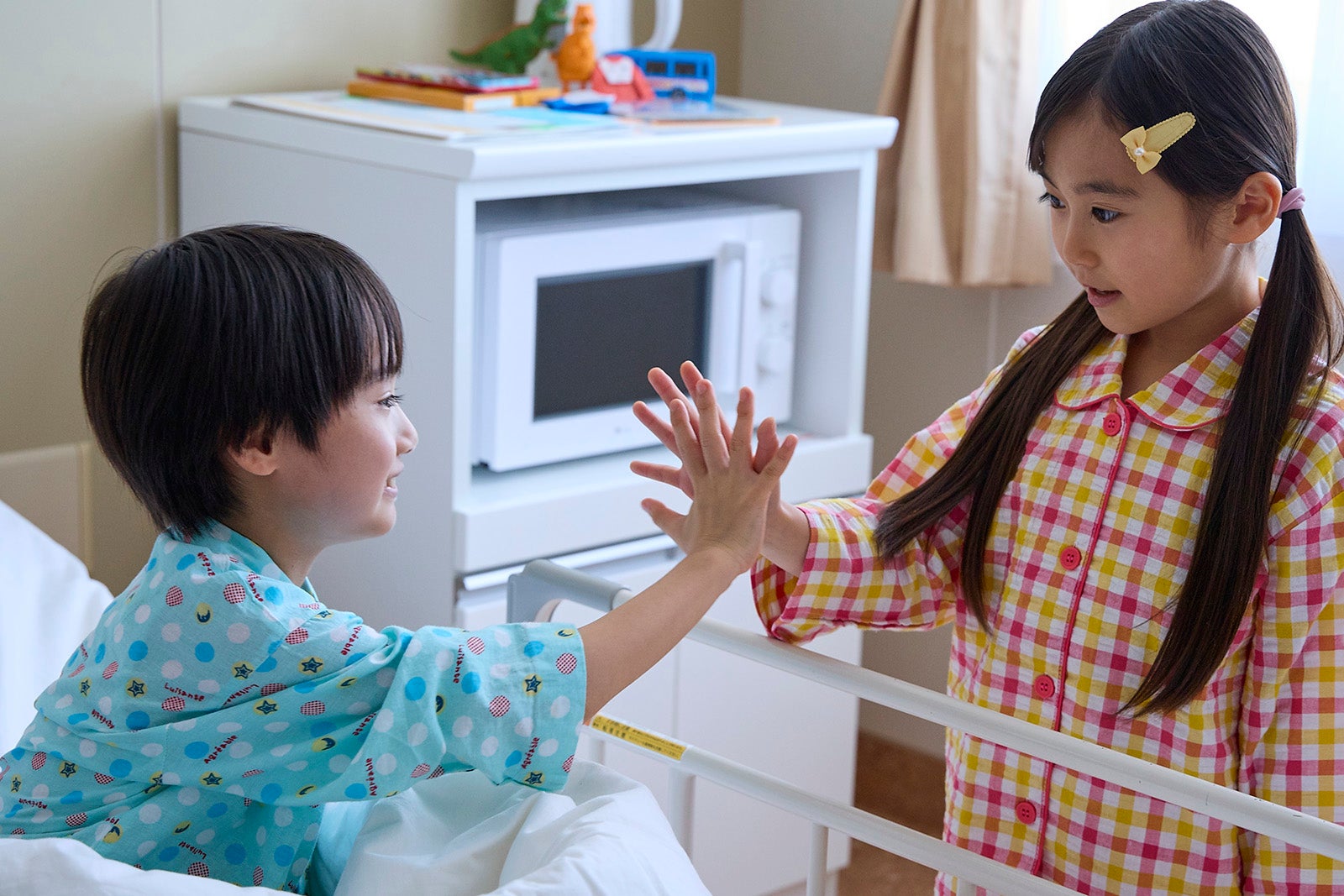 土屋陽翔、佐藤恋和「放課後カルテ」第9話（C）日本テレビ