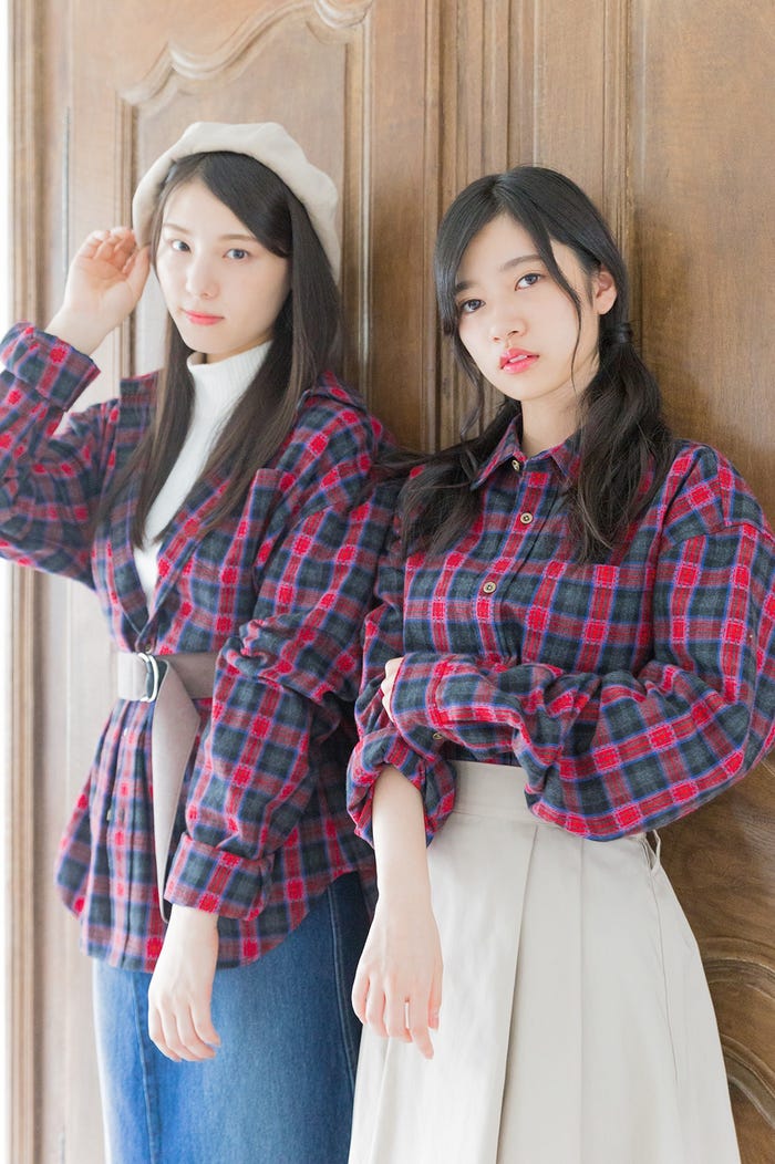 相楽伊織、寺田蘭世(画像提供:ストライプインターナショナル)