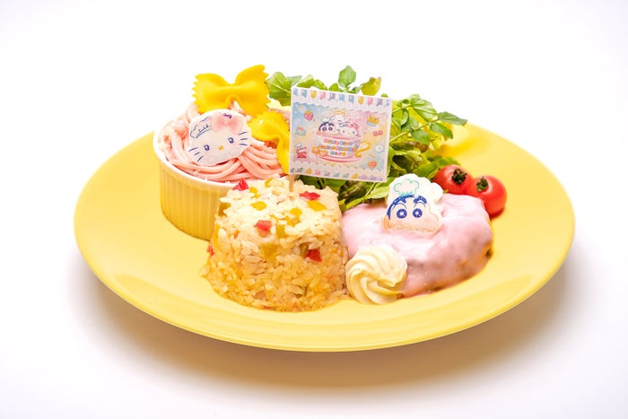 国民的人気キャラがコラボ ハローキティ クレヨンしんちゃんカフェ 限定オープン 女子旅プレス 国民的人気キャラがコラボ ハローキティ クレヨンしんちゃんカフェ 限定オープン 女子旅プレス