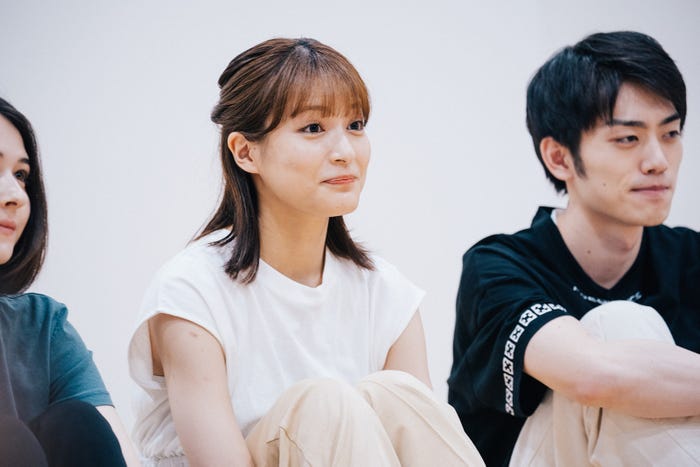 織田奈那「恋愛ドラマな恋がしたい~Kissing the tears away~」第1話(C)AbemaTV, Inc.