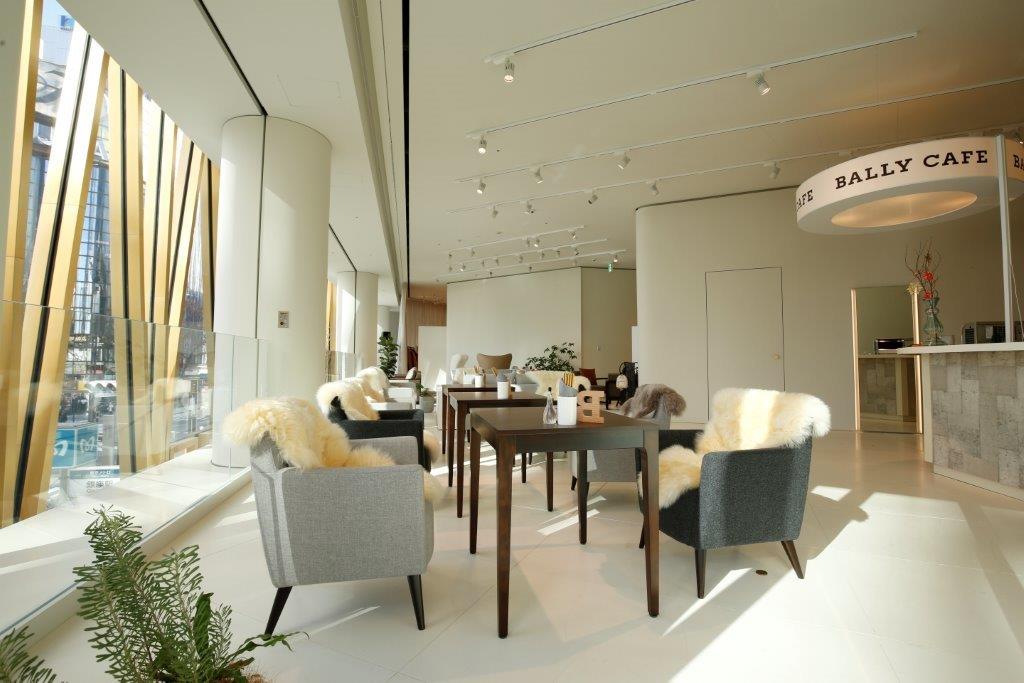 バリー銀座の冬限定カフェ『BALLY CAFE』ホリデーシーズン到来を感じる上質空間／画像提供：バリー・ジャパン