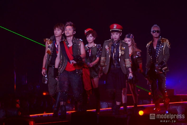 AAAのライブステージ