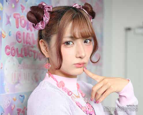 しなこ、膝上ミニから美脚スラリ 秋のピンクコーデに「なんでも似合う」「オシャレ」と絶賛の声