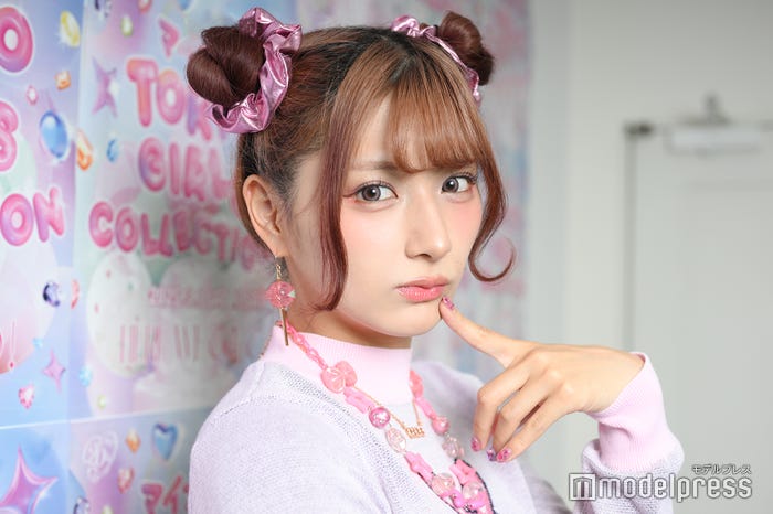 しなこ(C)モデルプレス