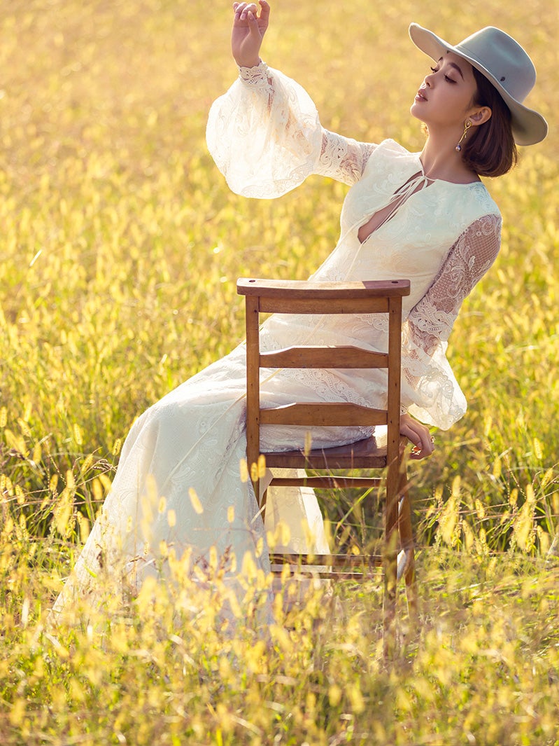 藤田ニコル、結婚への率直な思い告白 胸元のぞくウエディングドレス姿披露