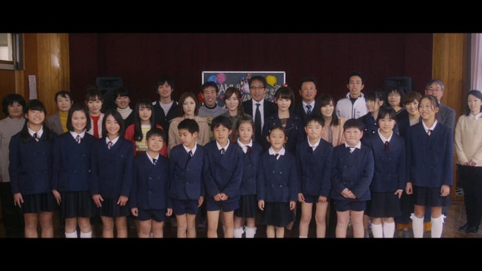 AKB48「願いごとの持ち腐れ」MVより(C)AKS