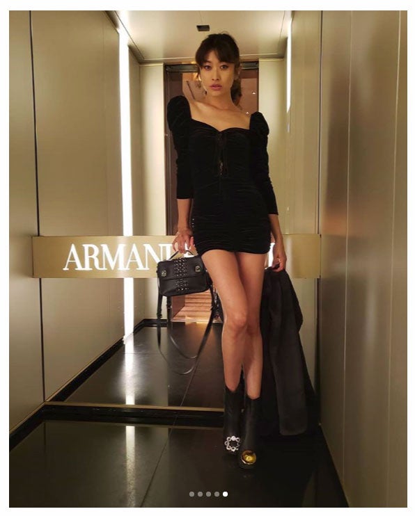 山田優、ミニワンピで圧巻美脚あらわ「スタイル抜群」「美しい」と絶賛の声