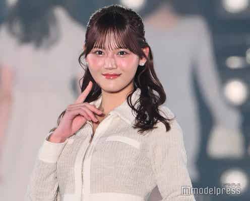 =LOVE高松瞳、ミニ丈ニットワンピから美脚スラリ 上品コーデ着こなす【関コレ2025S/S】