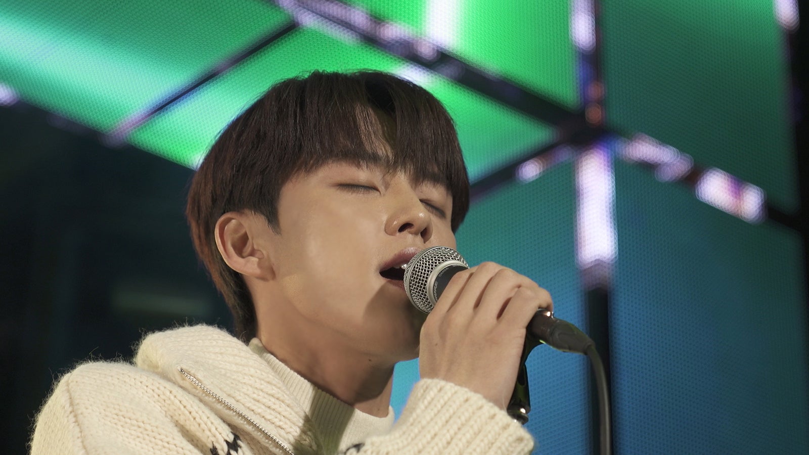 JO1河野純喜、甘く切なく歌い上げる 芸人たちのオリジナルラブソング熱唱