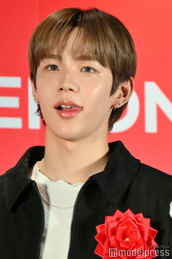 舌ペロするショウタロウ(C)モデルプレス