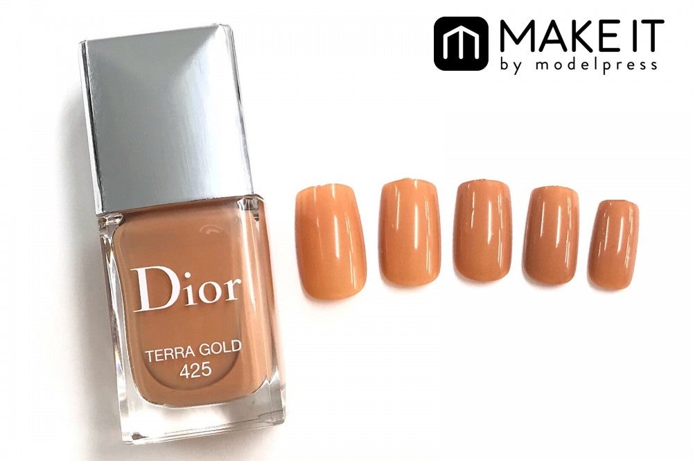 Dior／ディオール ヴェルニ／425 テラ ゴールド／3,000円（税抜） (C)メイクイット