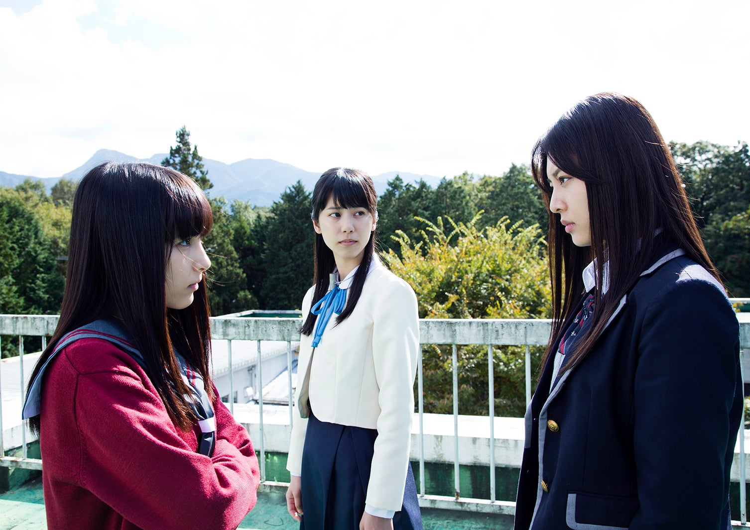 左から：佐生雪、溝口恵、古畑星夏（C）2017「人狼ゲーム ラヴァーズ」製作委員会