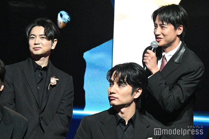松本潤、最後に杉野遥亮を紹介する藤原季節、中村蒼(C)モデルプレス