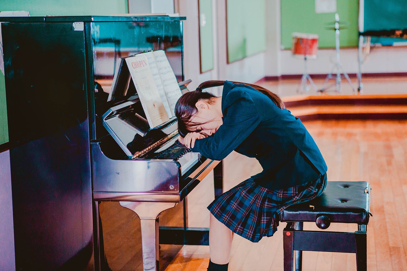 新條由芽／感覚ピエロ「ARATA - ANATA」MVオフショット（提供写真）