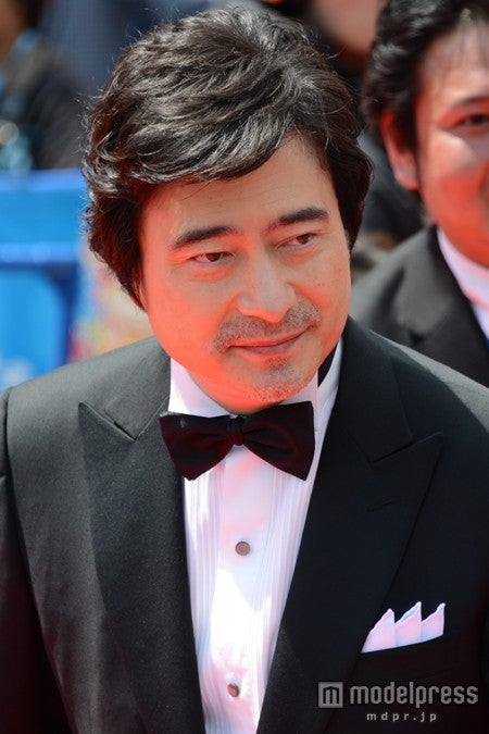 ジョン・カビラ