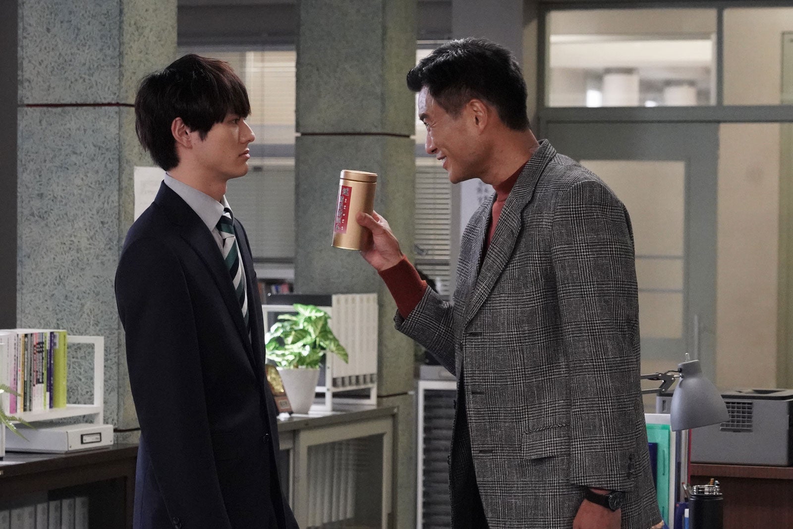 前田拳太郎、徳重聡「トクメイ！警視庁特別会計係」第4話（C）カンテレ