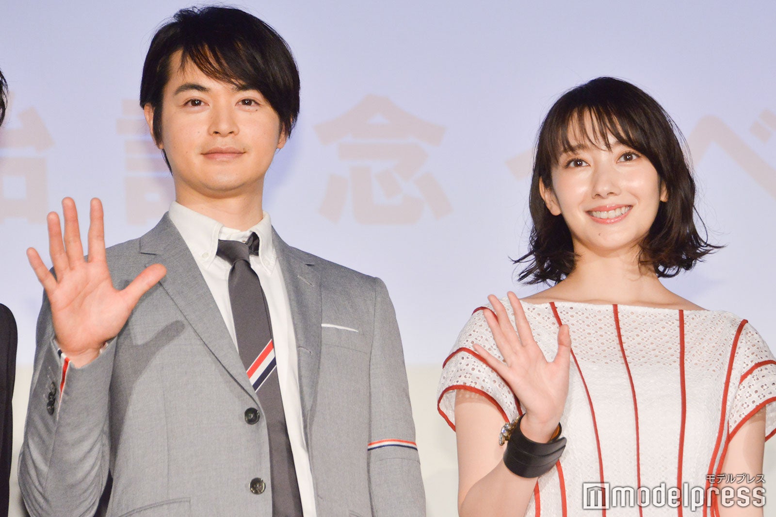 瀬戸康史、波瑠 （C）モデルプレス