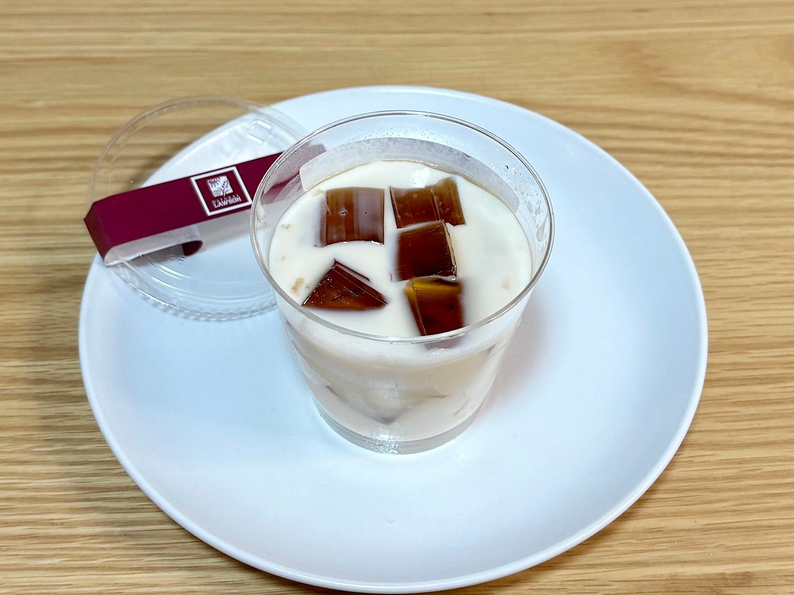 【ナチュラルローソン】「アールグレイミルクティーゼリー」297円（税込）