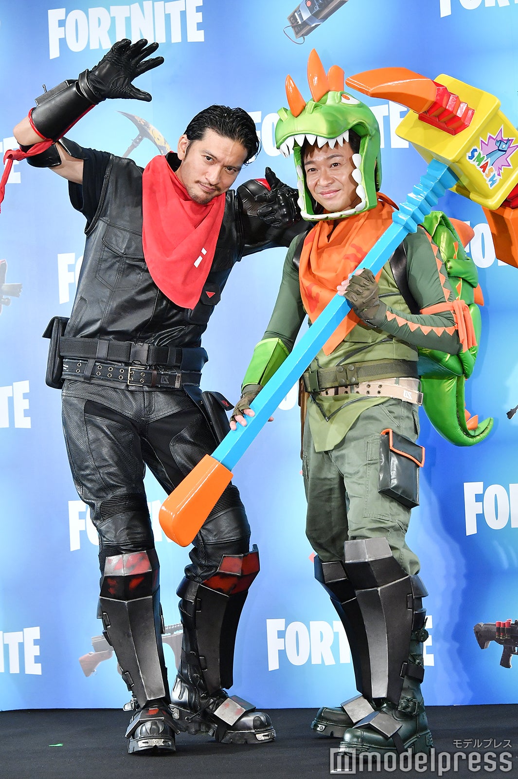 TOKIO城島茂＆長瀬智也“衝撃”コスプレで登場　久々のダンスに苦労も