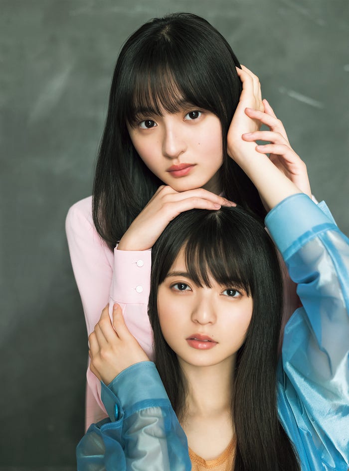 齋藤飛鳥、遠藤さくら/「週刊少年マガジン」21/22合併号(4月24日発売、講談社)/写真提供:講談社