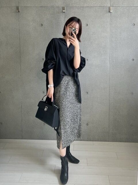 アラフォー きれいめカジュアルコーデ 2023秋 アラフォー 40代 コーデ コーディネート レディース 着こなし おすすめ オススメ 体型カバー おしゃれ お洒落 オシャレ トレンド シャツ 黒シャツ シャツコーデ ツイードスカート ツイード