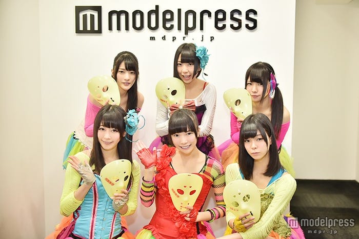 仮面女子(左上から)神谷えりな、月野もあ、窪田美沙(左下から)桜のどか、立花あんな、澤田リサ