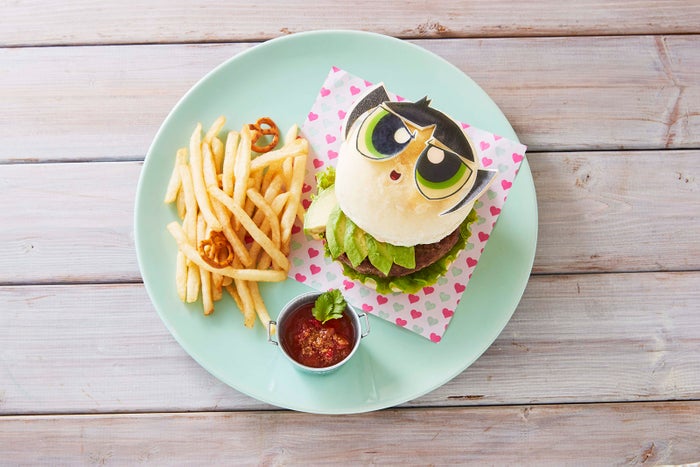 バターカップのアボカドバーガー ★スパイス成分付き1,680円(税抜)(C)Cartoon Network.