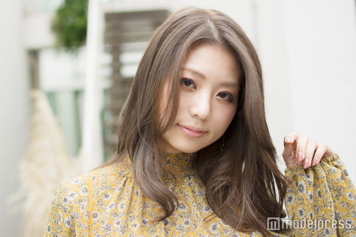 ハイ透明感 のヘアカラーがオシャレで可愛い 話題の新色を試してみた 体験レポ モデルプレス ハイ透明感 のヘアカラーがオシャレで可愛い 話題の新色を試してみた 体験レポ モデルプレス