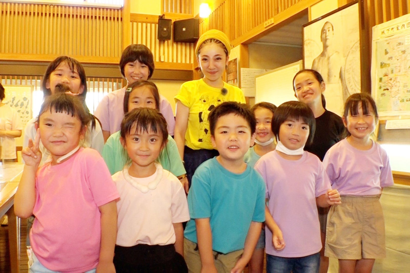 MISIAと母校の子どもたち（C）日本テレビ