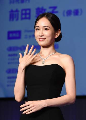 前田敦子が夢を熱弁「ジュエリーを孫とかに受け継ぎたい」 AKB時代以来15年ぶりジュエリー賞