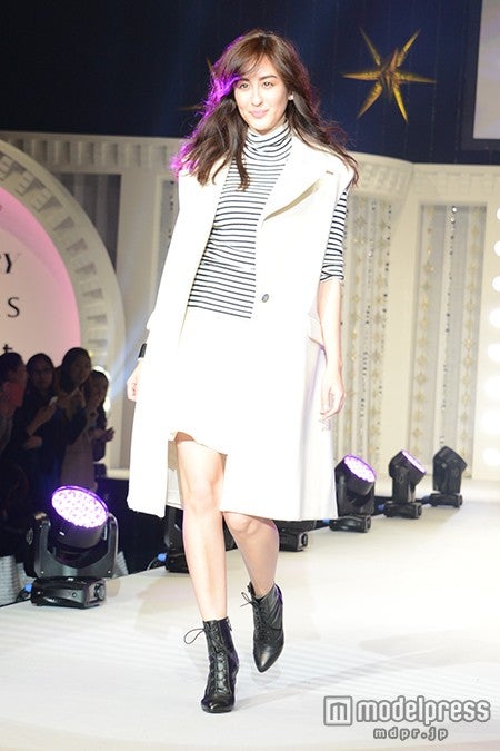 オードリー亜谷香