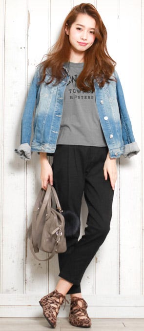 レースアップフラットシューズパンプス「salus」3,990円(税込)/画像提供:salus