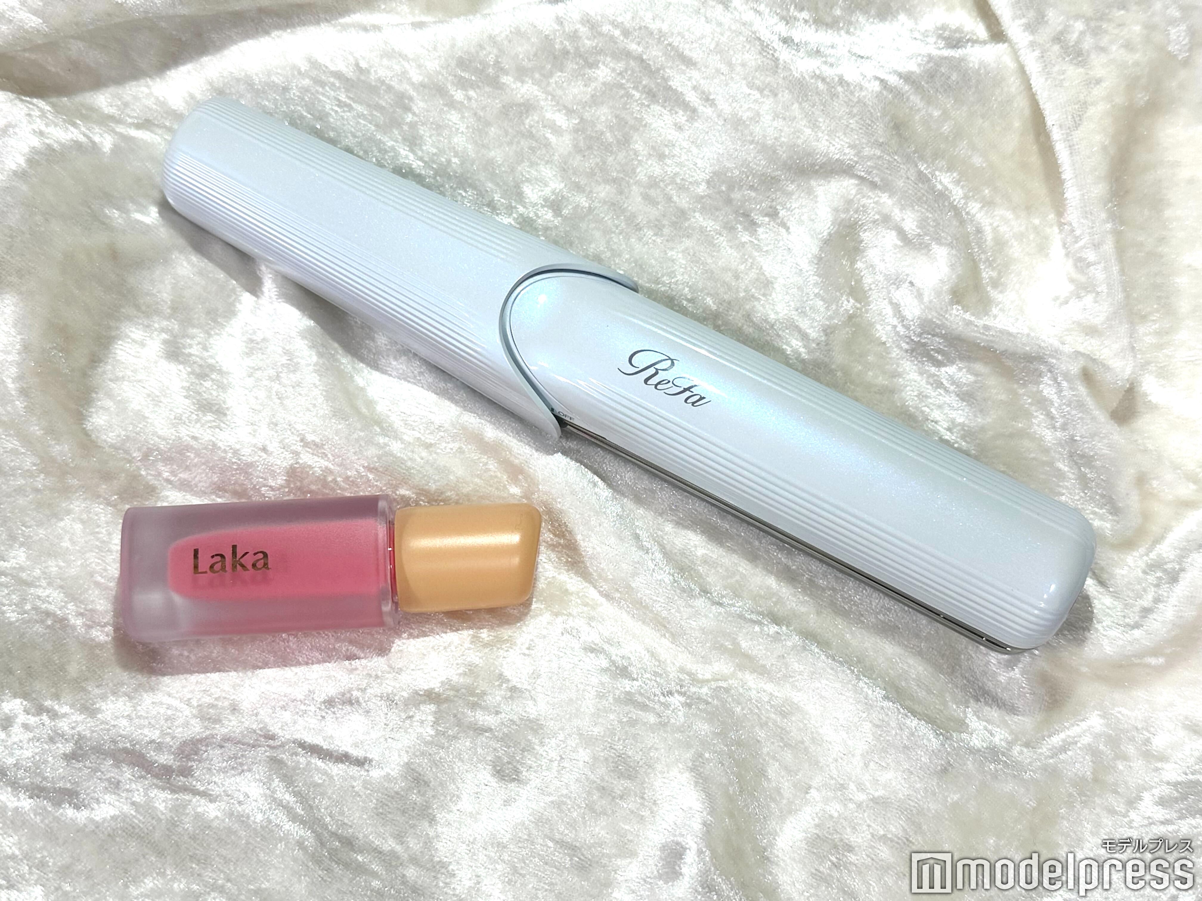 （左から）Laka／フルーティーグラムティント、ReFa／フィンガーアイロン ST（C）モデルプレス