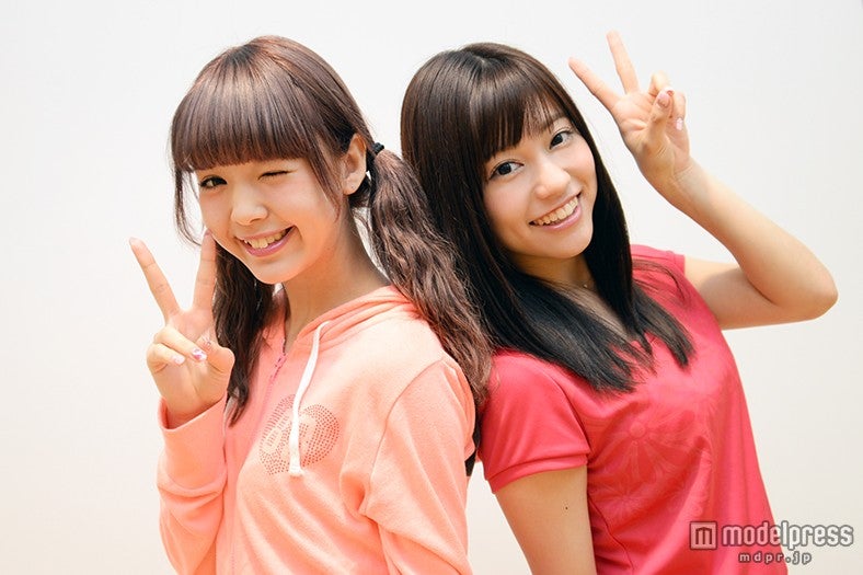 （左から）藤田ニコル（にこるん） 、大澤玲美（れいぴょん）